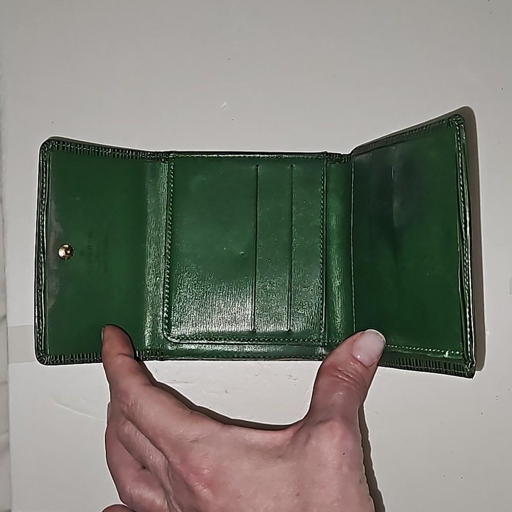 Louis Vuitton Womens Wallet Epi Green Compact Authentic Durable Money Coins - Picture 4 of 12